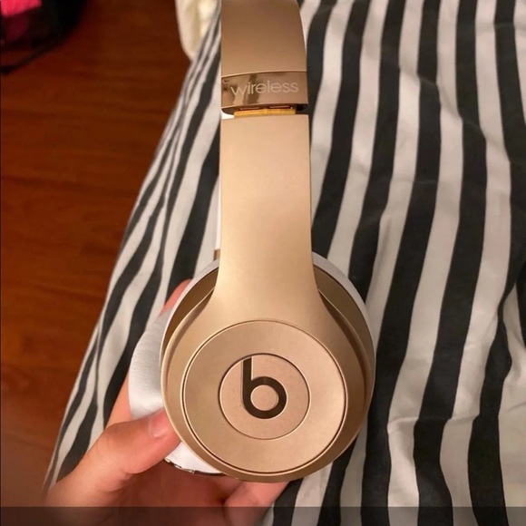 Beats by Dre - Picture 1 of 3